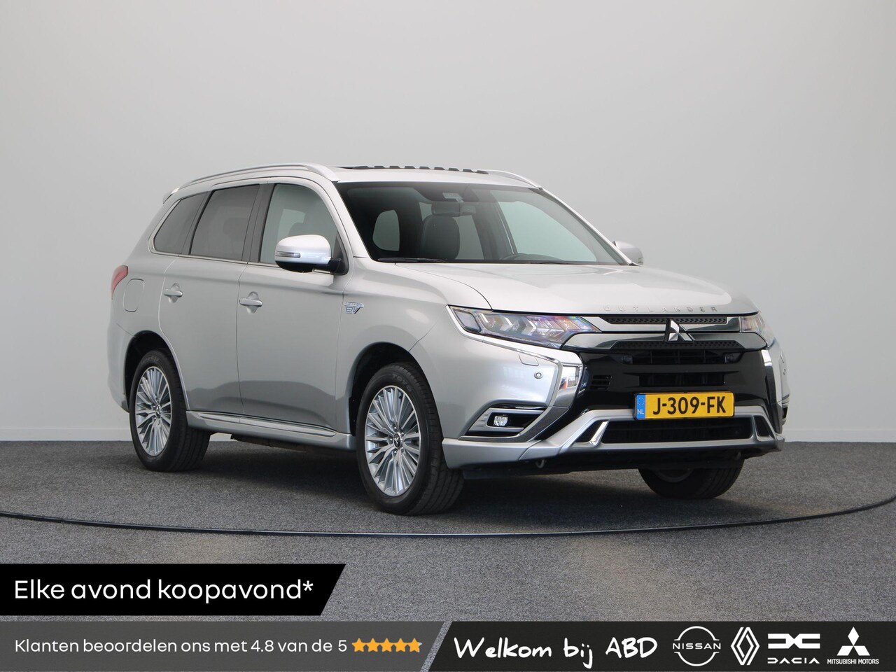 Mitsubishi Outlander - 2.4 PHEV Instyle | Leder | Panorama dak | Stoelverwarming | Trekhaak | - AutoWereld.nl