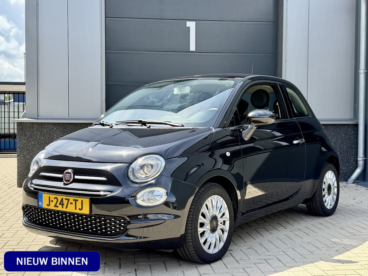 Fiat 500 - 1.2 Young Facelift *Panoramadak* Leder / ECC Clima / Cruise Control / PDC / LED / Bluetoot - AutoWereld.nl