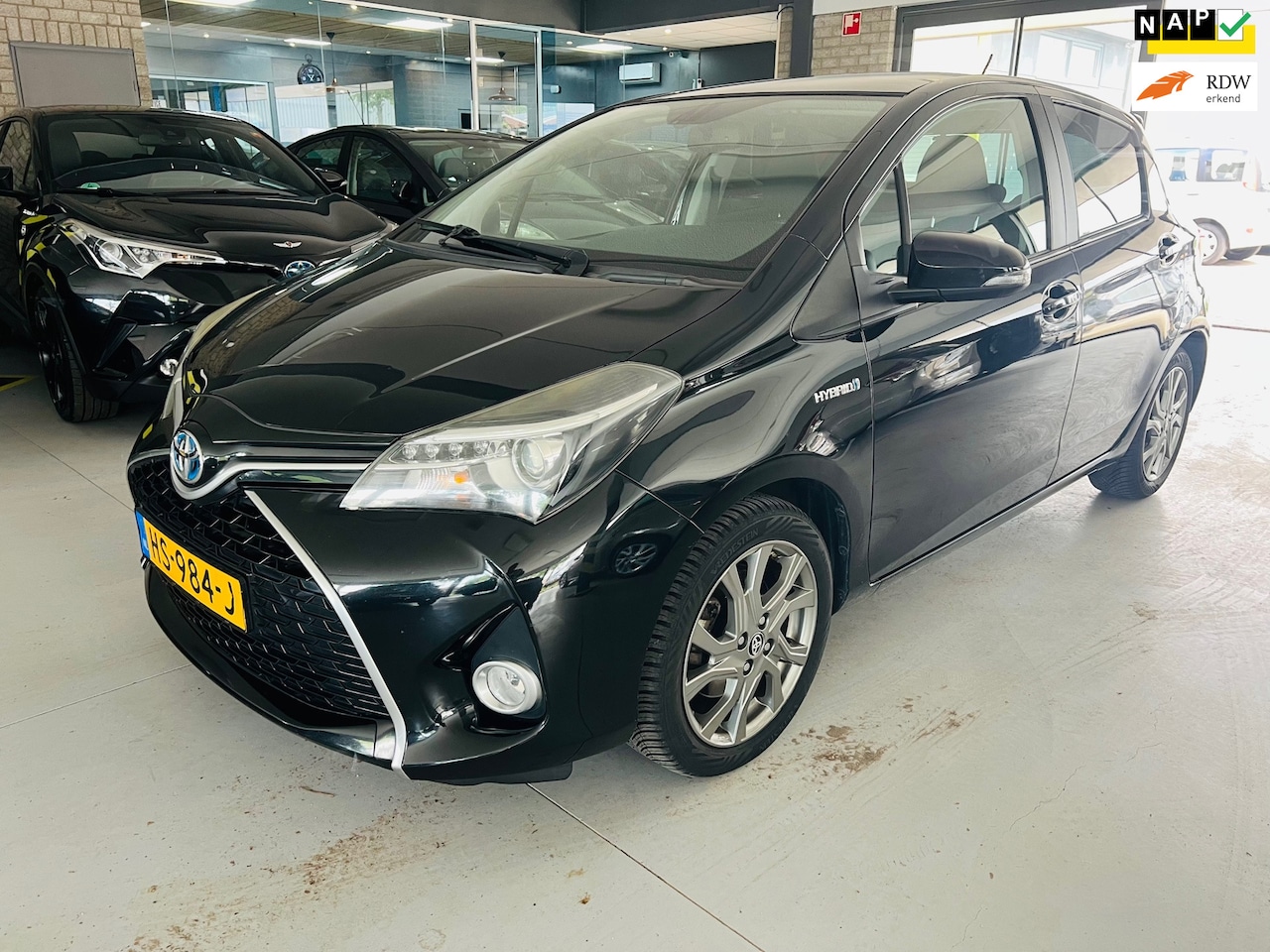 Toyota Yaris - 1.5 Hybrid Dynamic PANORAMA DAK, NAP - AutoWereld.nl