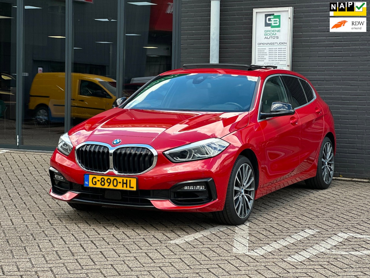 BMW 1-serie - 118i Executive Edition/PANO-DAK/NAVI/CARPLAY/LED/NL AUTO NAP!! - AutoWereld.nl