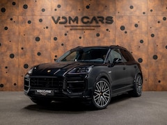 Porsche Cayenne - 3.0 E-Hybrid Black Edition | SportDesign | Trekhaak | Achterasbest. | Sportuitlaat | HUD |