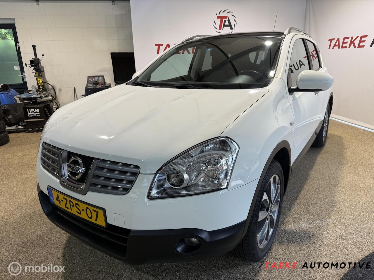 Nissan Qashqai - 1.6 Acenta CRUIS/CLIMA/PANO/TREKHAAK/APK - AutoWereld.nl