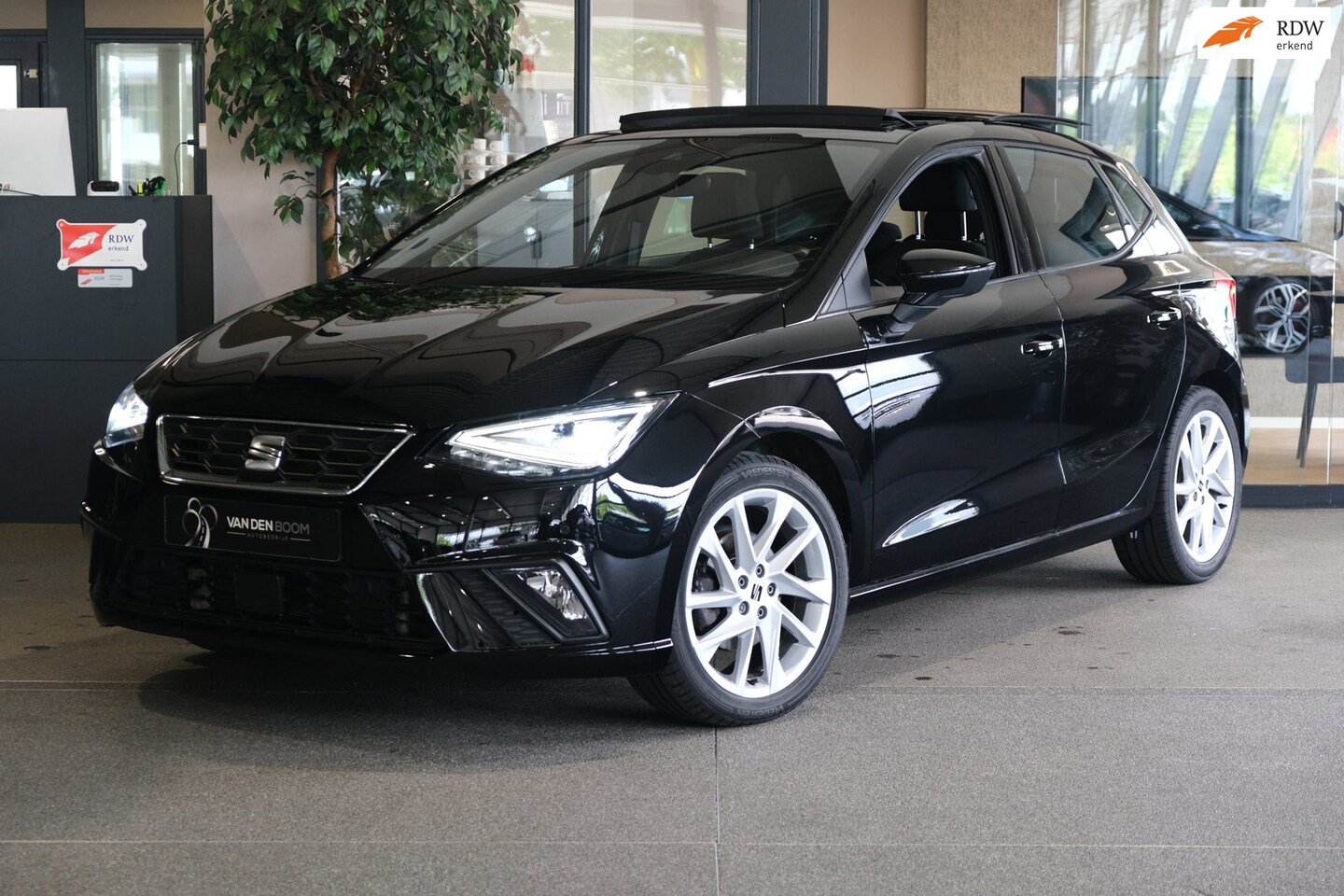 SEAT Ibiza - 1.0 EcoTSI FR DSG 110PK Facelift Pano Led Navi Camera - AutoWereld.nl