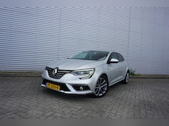 Renault Mégane - 1.2 TCe GT-Line Climate / Navi / Cruise / Camera / Parkeers. / LED / Lm velgen