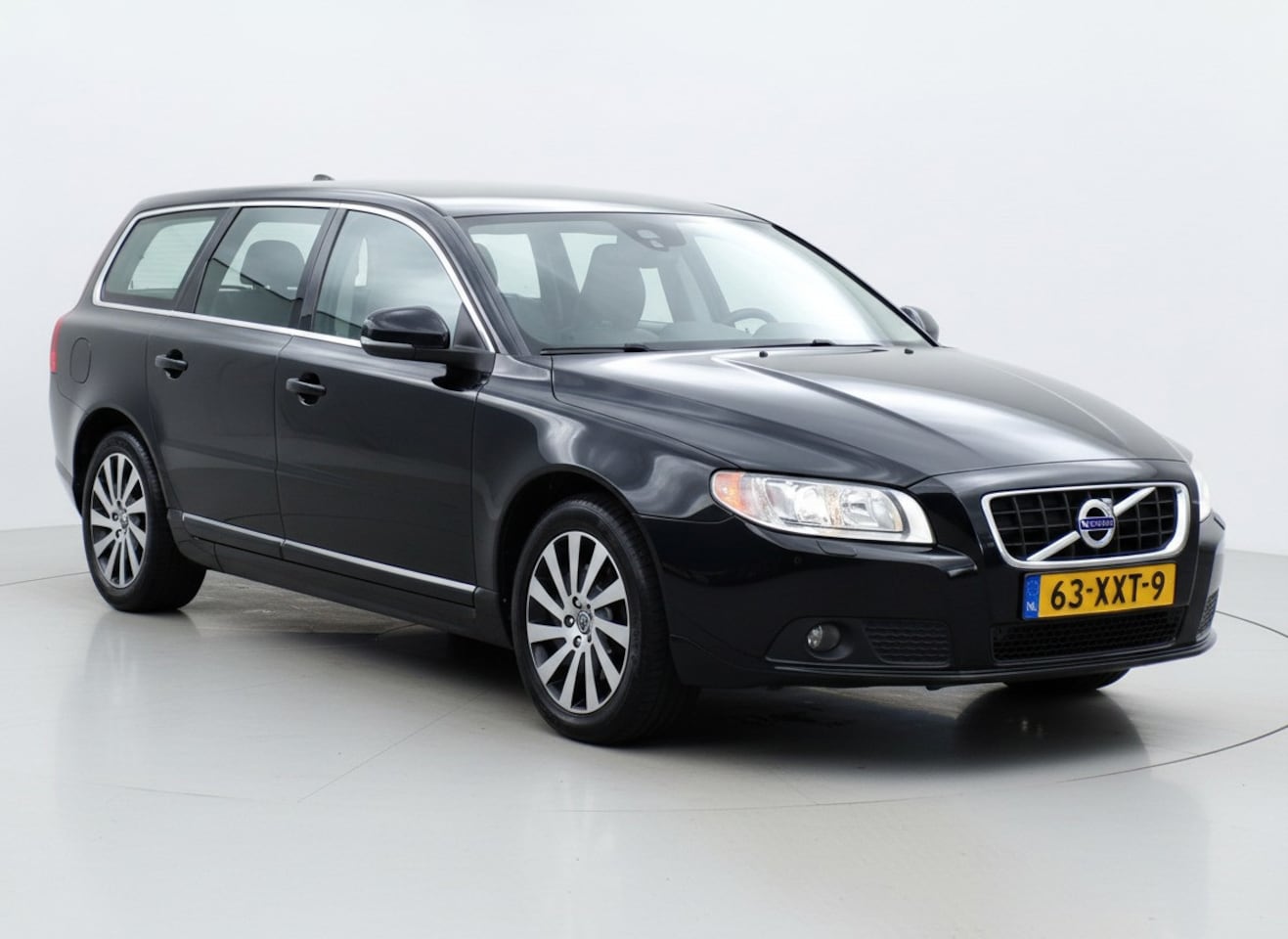 Volvo V70 - 2.0 D4 Limited Edition|Xenon|Trekhaak|Nav|PDC|Leer - AutoWereld.nl