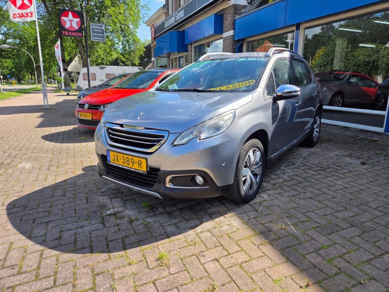 Peugeot 2008 - 1.2i 110PK Automaat Pure Tech Allure - AutoWereld.nl