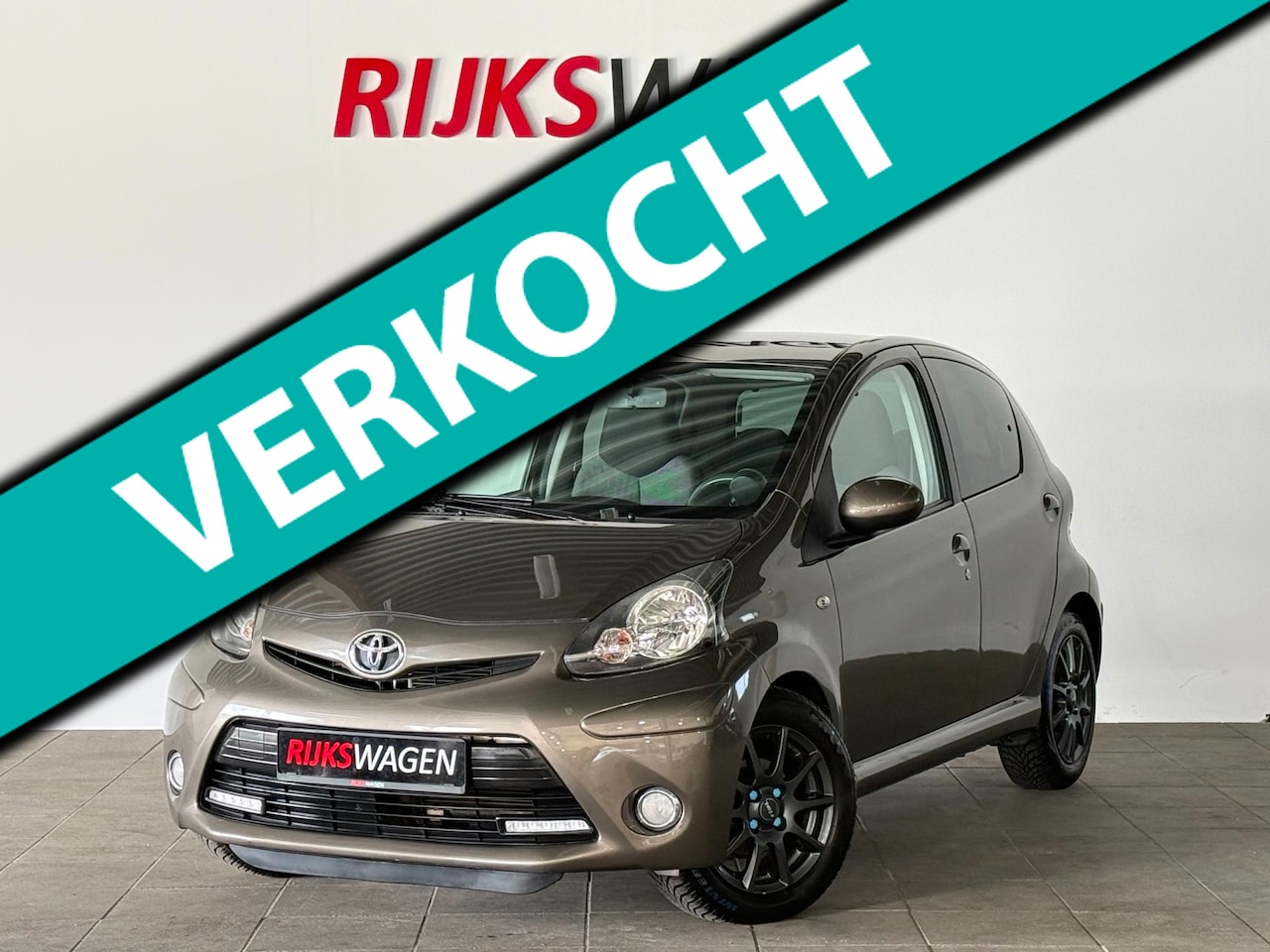Toyota Aygo - 1.0 VVT-i Aspiration LED/Airco/Velgen/Elektrische ramen - AutoWereld.nl