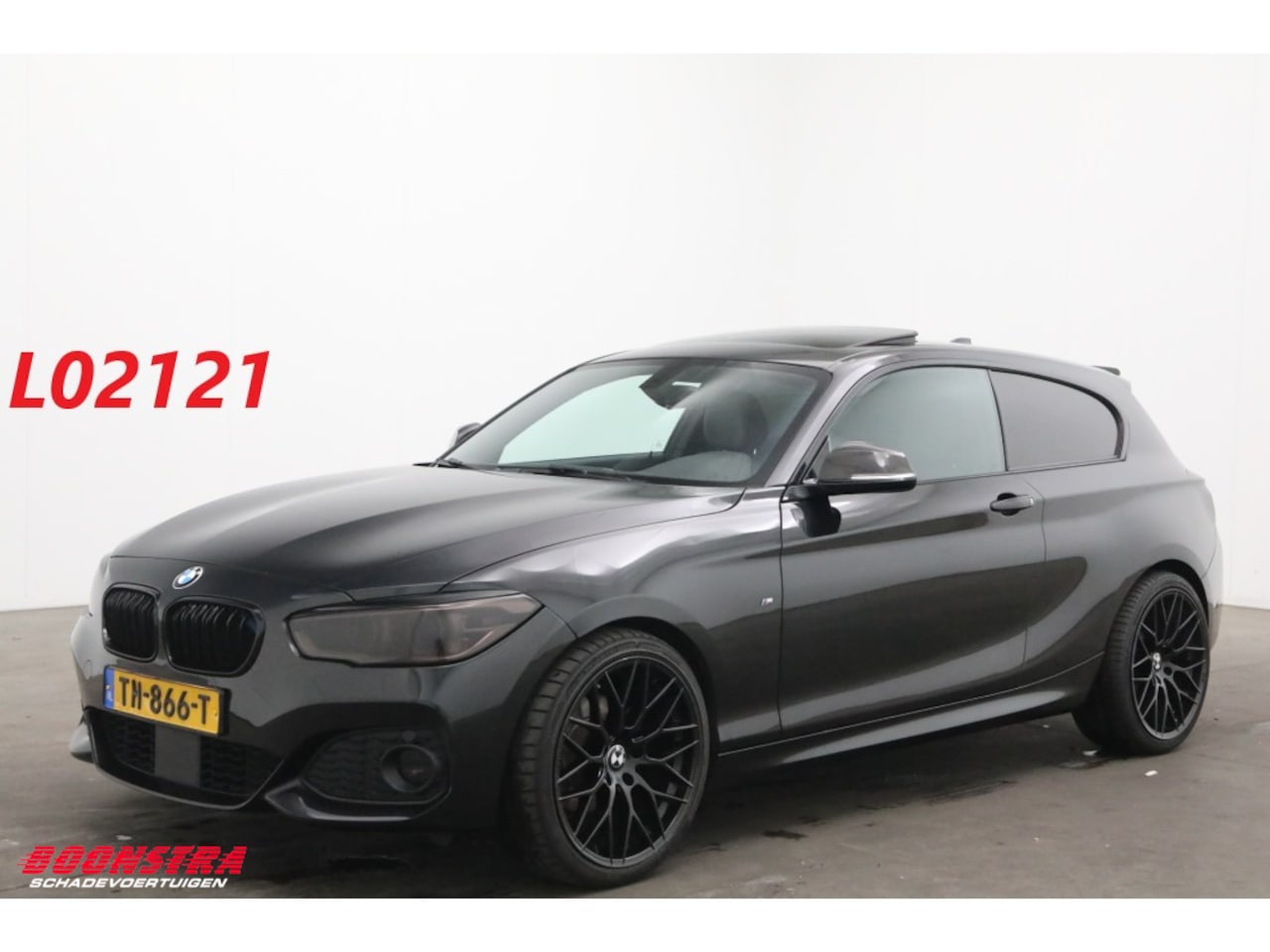 BMW 1-serie - 120i Aut. M-Sport LED ACC Schuifdak Leder SHZ - AutoWereld.nl