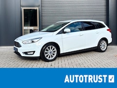 Ford Focus Wagon - 125pk Titanium XENON | CLIMA | CRUISEN CONTROL | TREKHAAK | NAVI | STOELVERWARMING | PARKA