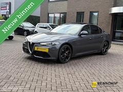 Alfa Romeo Giulia - 2.0 T AWD Veloce Panodak 19 inch Navi Camera Memory Leer Trekhaak