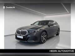 BMW 5-serie Touring - 520d M-Sport | Frozen Mat Lak | 20" | CoPilot | Trekhaak |