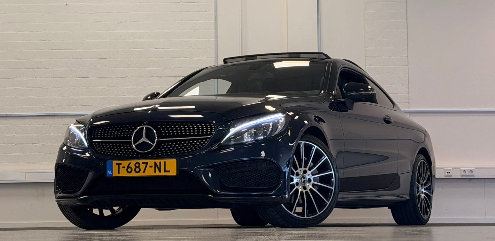 Mercedes-Benz C-klasse Coupé - 200 Premium Plus Schuif/kanteldak Leer Xenon Navigatie Mooi! - AutoWereld.nl