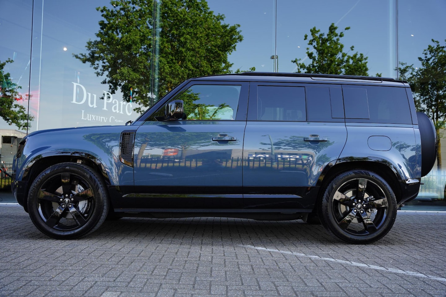 Land Rover Defender 110 - P300 E 110 X-Dynamic HSE GERESERVEERD - AutoWereld.nl