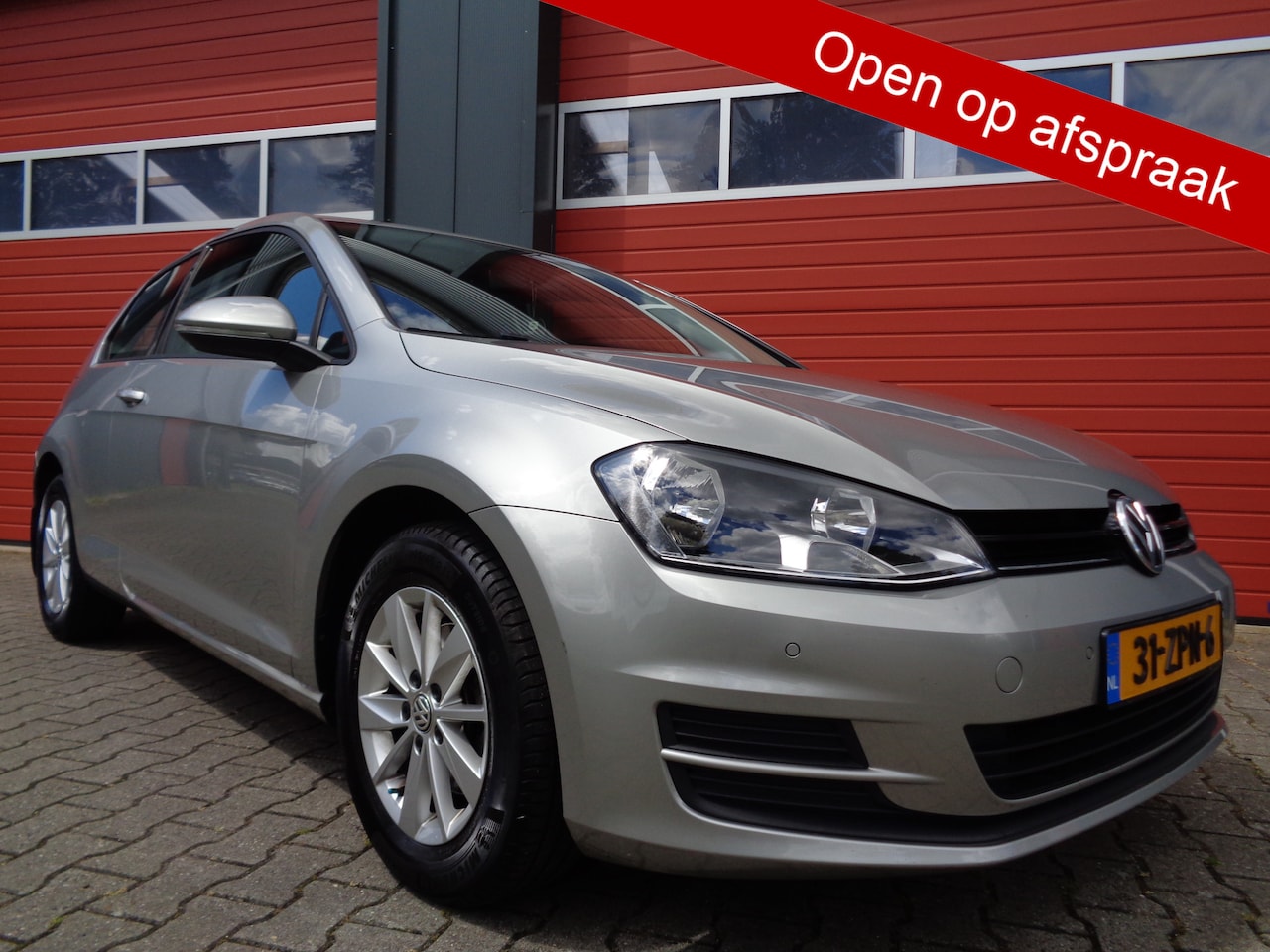 Volkswagen Golf - 1.2 TSI Comfortline 105PK Clima Cruise Navi LMV Trekhaak NL-Auto 104Dkm !!! - AutoWereld.nl