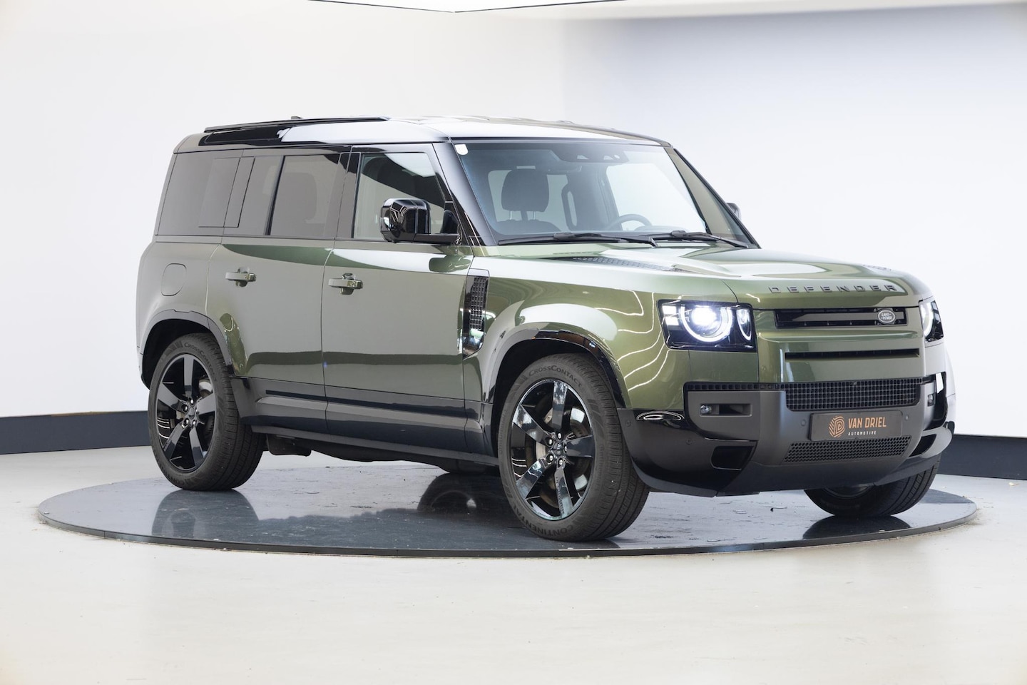 Land Rover Defender 110 - 2.0 P300e 110 X-Dynamic SE | Facelift | - AutoWereld.nl