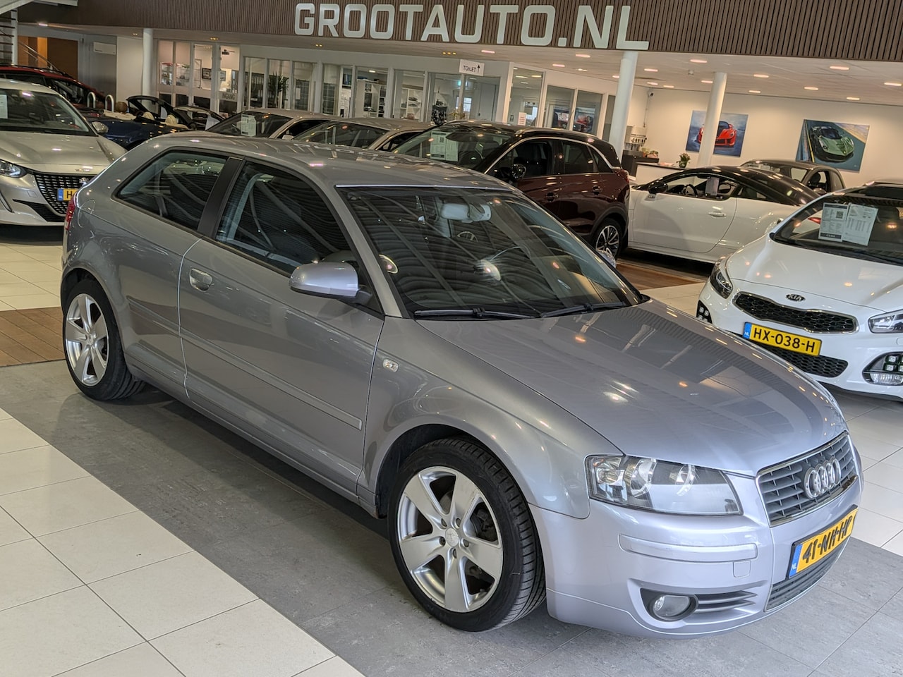 Audi A3 - 2.0 FSI Ambiente Automaat Airco, Cruise control, Isofix, Stuurberkachtiging - AutoWereld.nl