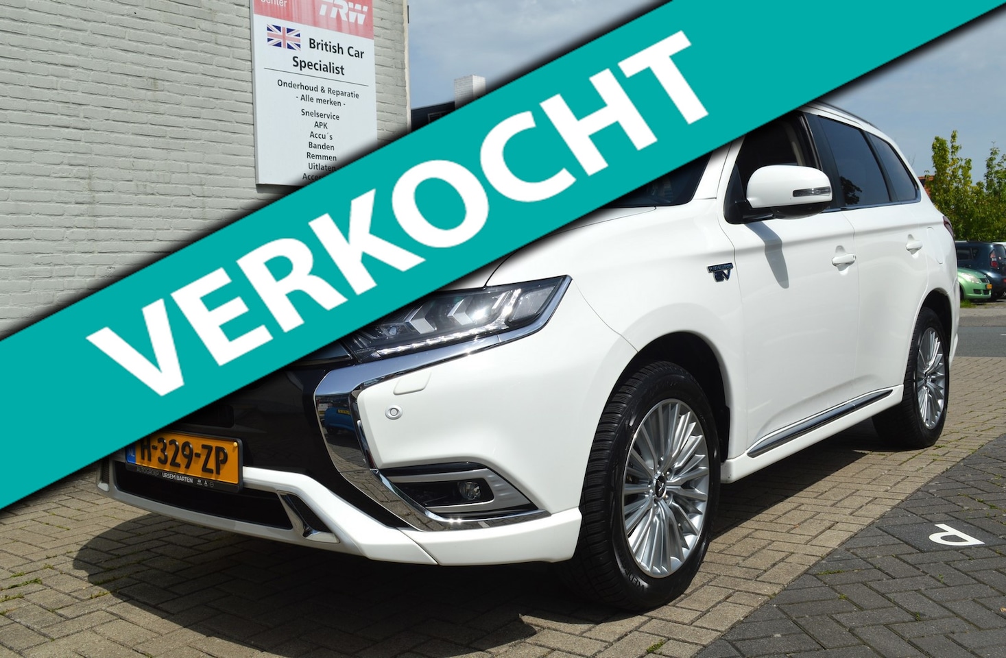 Mitsubishi Outlander - 2.4 PHEV Intense Automaat / BOVAG RIJKLAARPRIJS - AutoWereld.nl