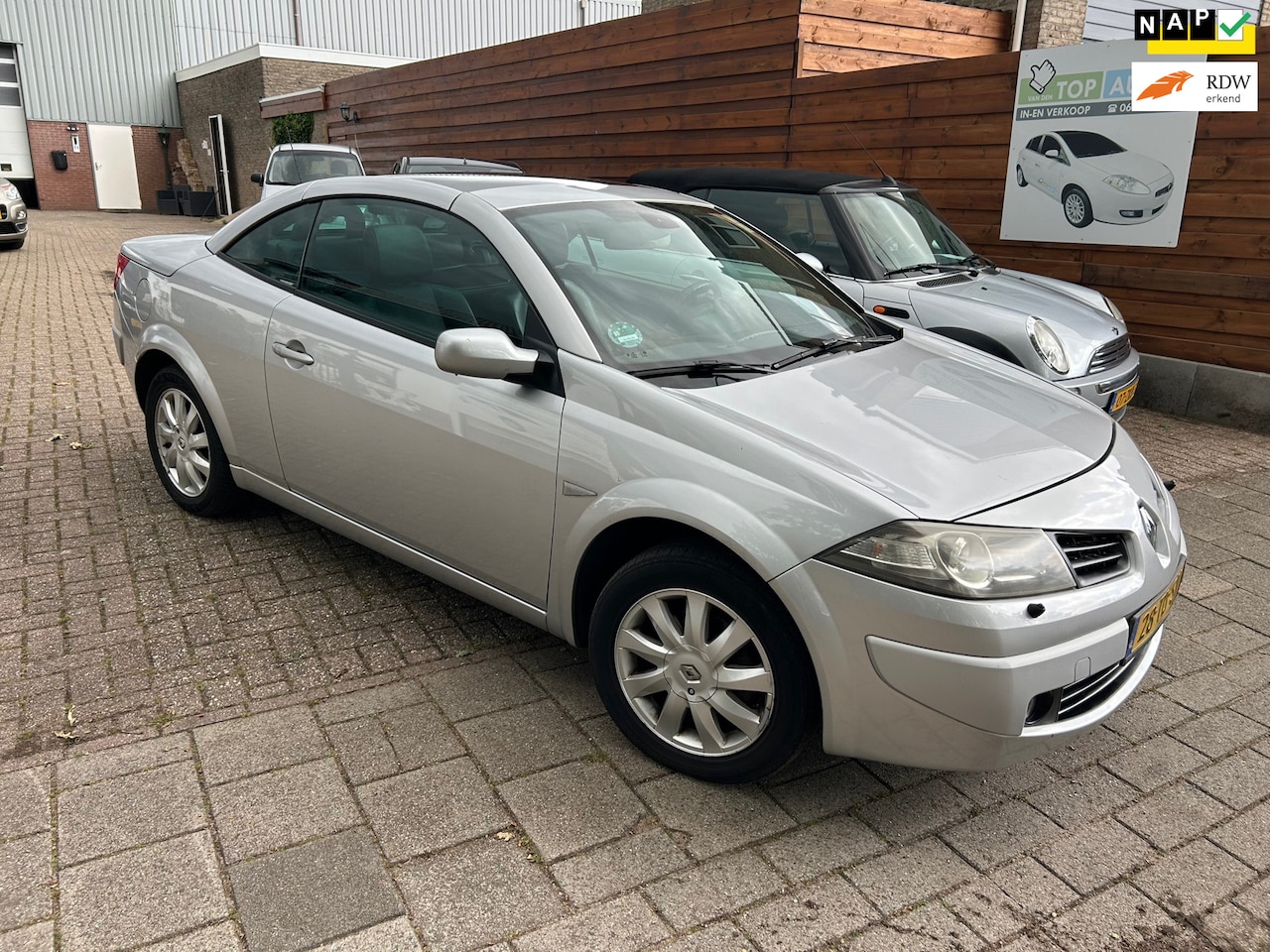 Renault Mégane coupé cabriolet - 2.0-16V Tech Line panorama nieuwe apk! - AutoWereld.nl