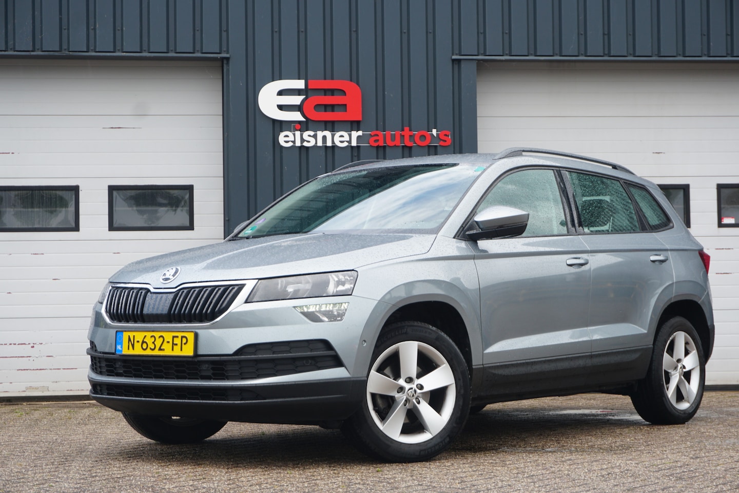 Skoda Karoq - 1.0 TSI Business Edition | TREKHAAK | CARPLAY | ECC | PDC | NAVI | - AutoWereld.nl