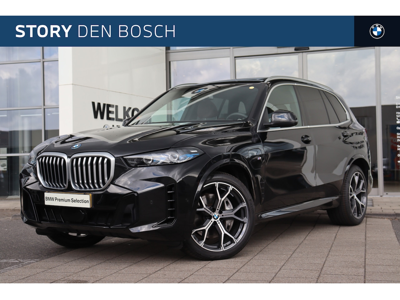 BMW X5 - xDrive50e M Sport Automaat / Panoramadak Sky Lounge / Trekhaak / Sportstoelen / Parking As - AutoWereld.nl
