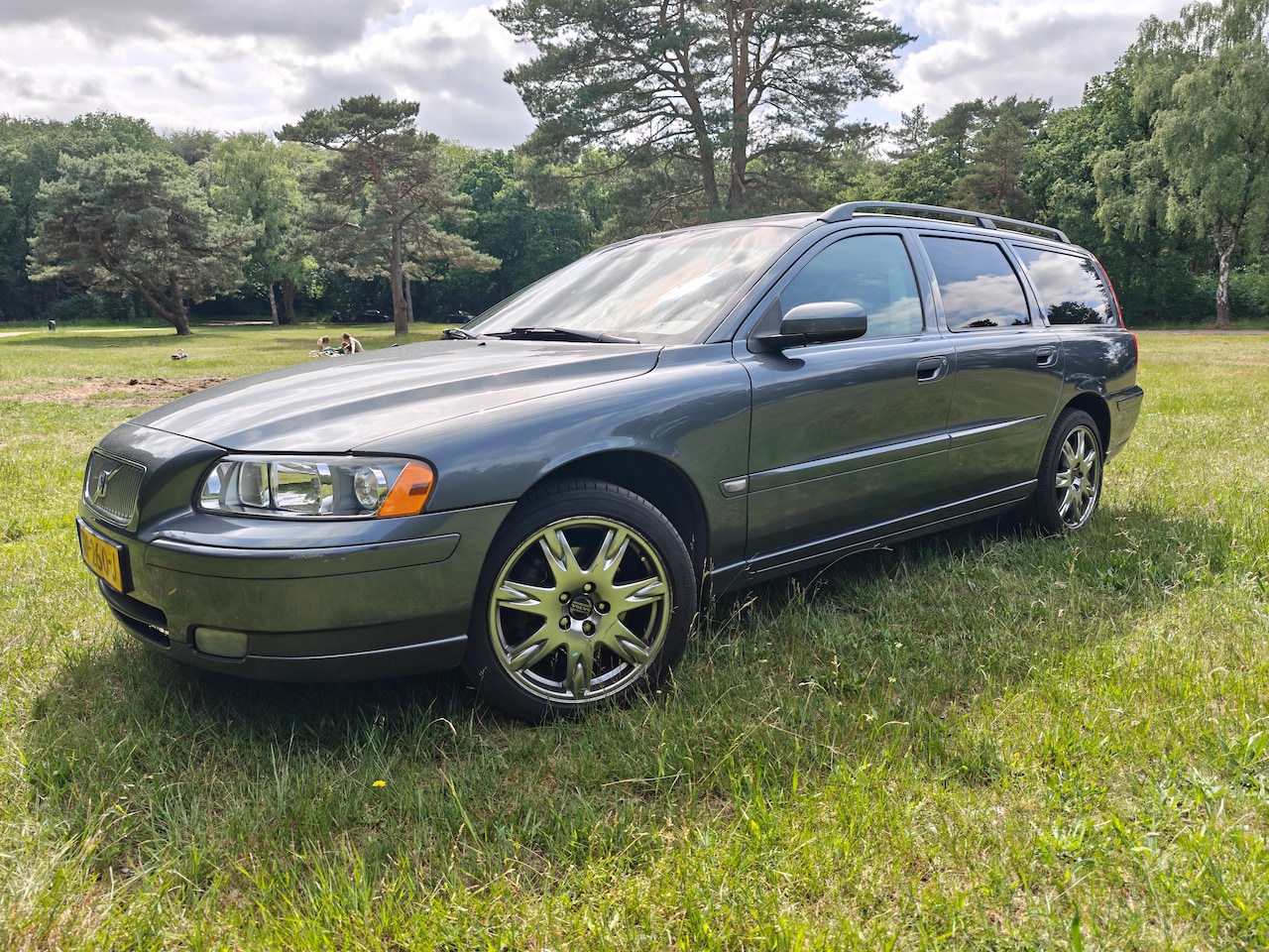 Volvo V70 - 2.4 Momentum Bi-Fuel – Unieke staat van onderhoud (Nieuw stuurhuis, automaatbrein etc.) - AutoWereld.nl