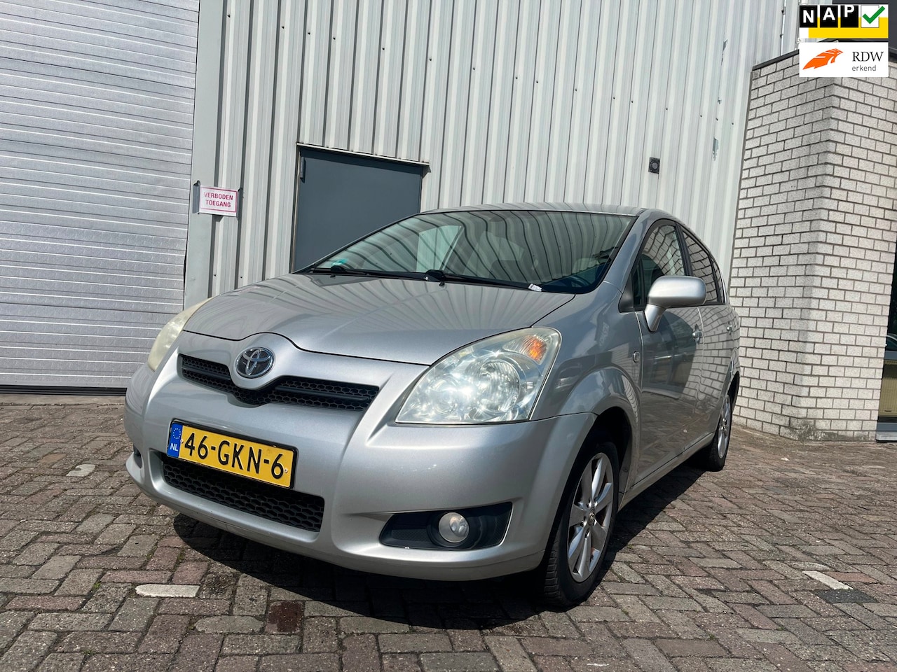 Toyota Verso - 1.8 VVT-i Luna SCHADEAUTO! - AutoWereld.nl