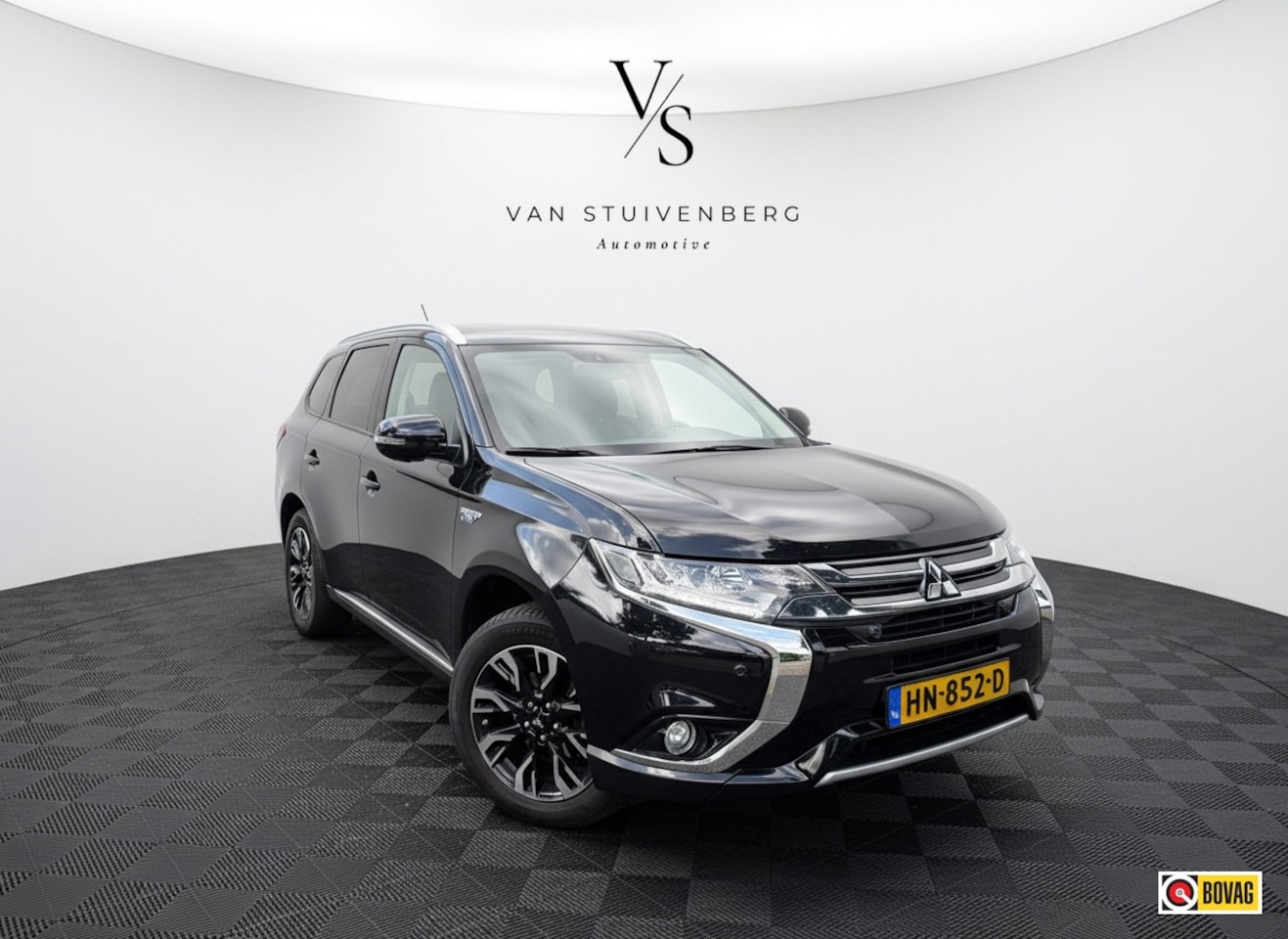 Mitsubishi Outlander - 2.0 PHEV instyle STUURVW LEDER TREKHAAK - AutoWereld.nl