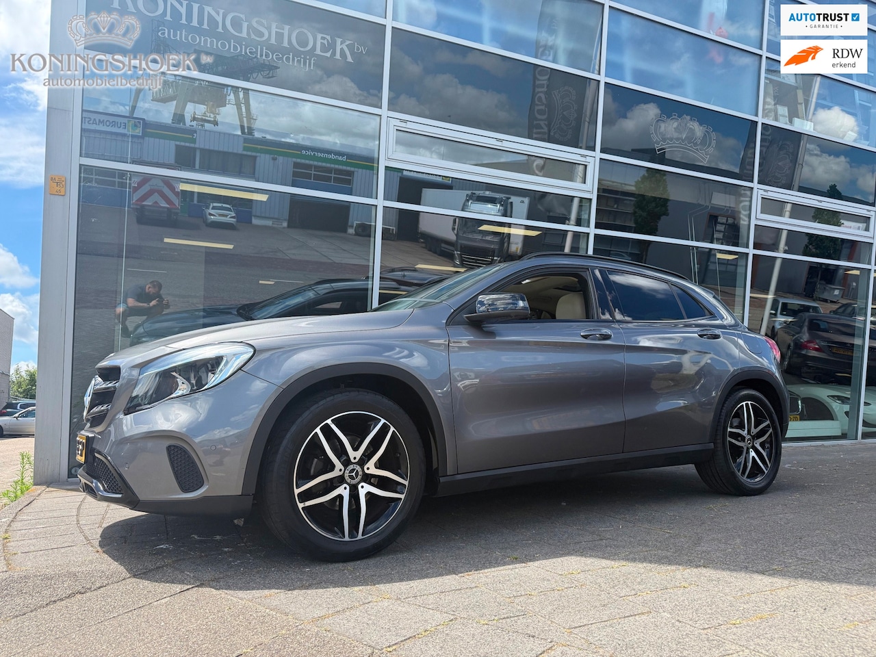 Mercedes-Benz GLA-Klasse - 180 Premium Plus 180 Premium Plus - AutoWereld.nl