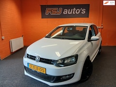 Volkswagen Polo - 1.2 / 5 DEURS / SPORT-LINE / NAVI / AIRCO
