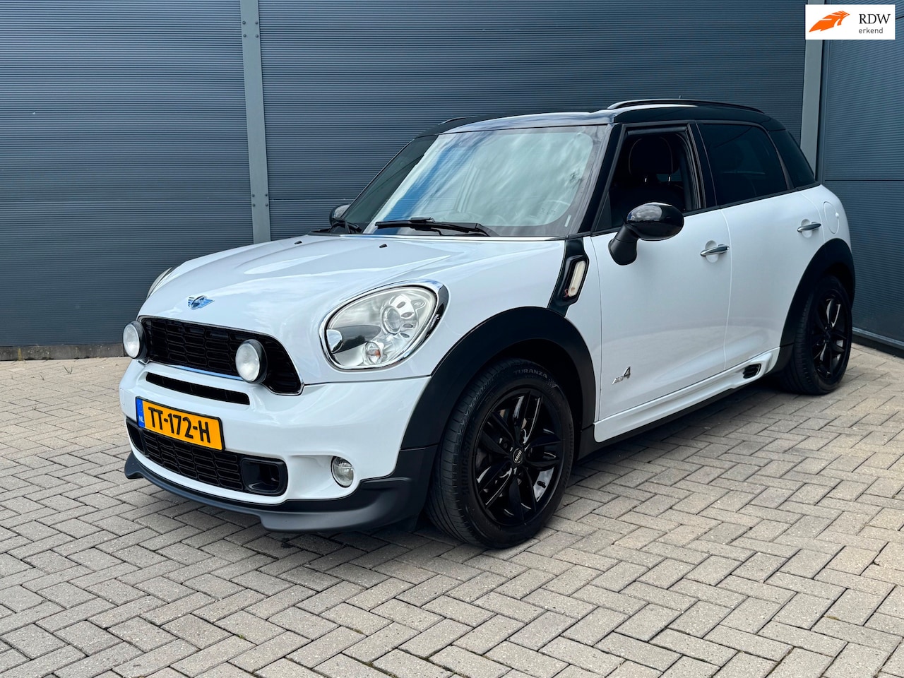 MINI Countryman - Mini 1.6 Cooper S ALL4 / Pano / Leer / Automaat - AutoWereld.nl