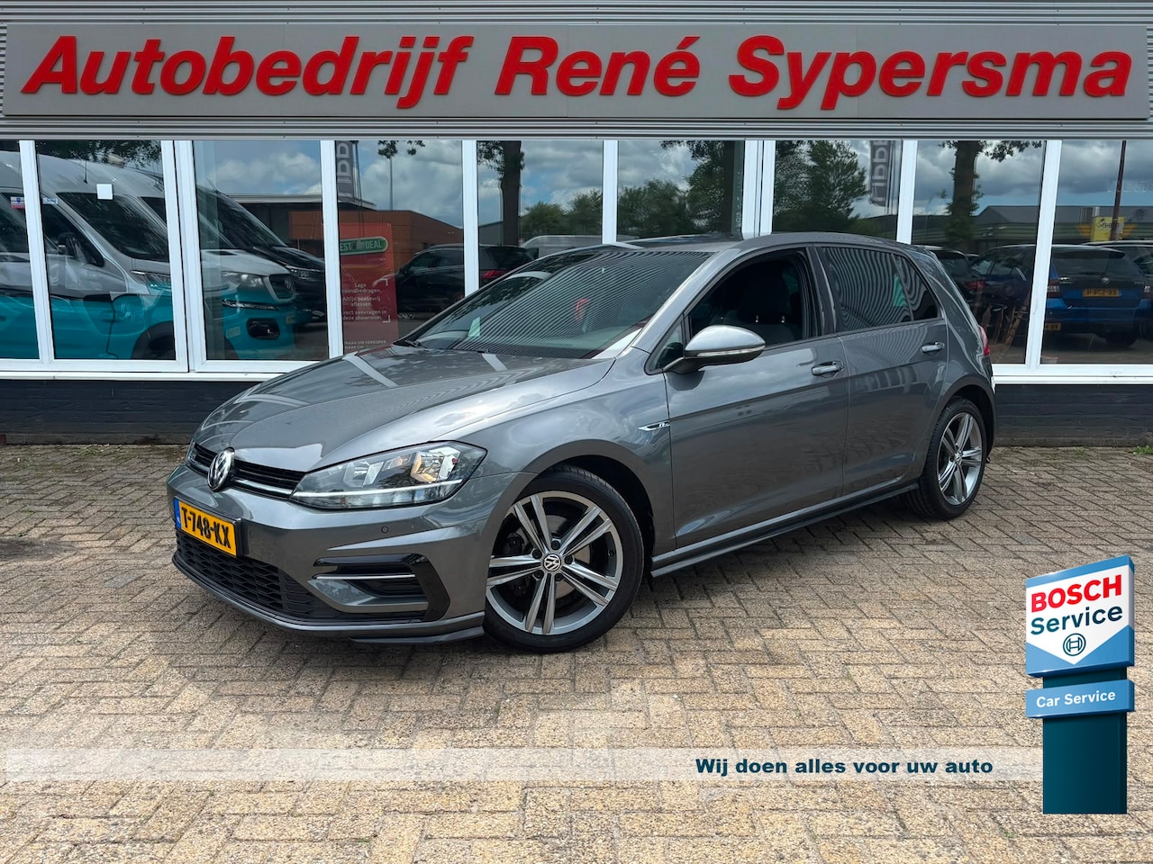 Volkswagen Golf - 1.5 TSI Highline Business R-Line | Automaat | Parkeersensoren | Apple Carplay | Adaptieve - AutoWereld.nl