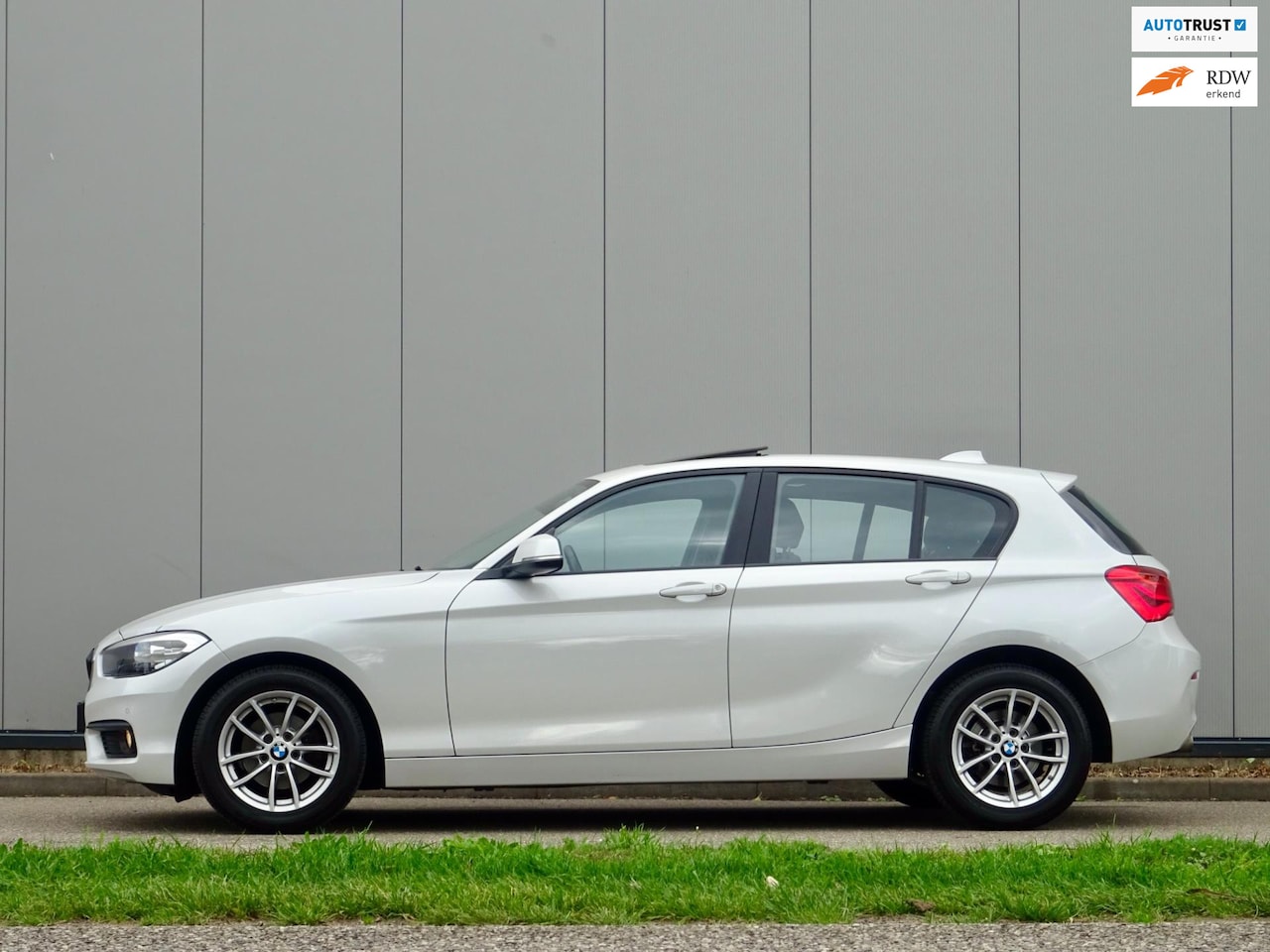 BMW 1-serie - 116i Sport /// Pearl / Pano-Dak / Dealer-Oh - AutoWereld.nl