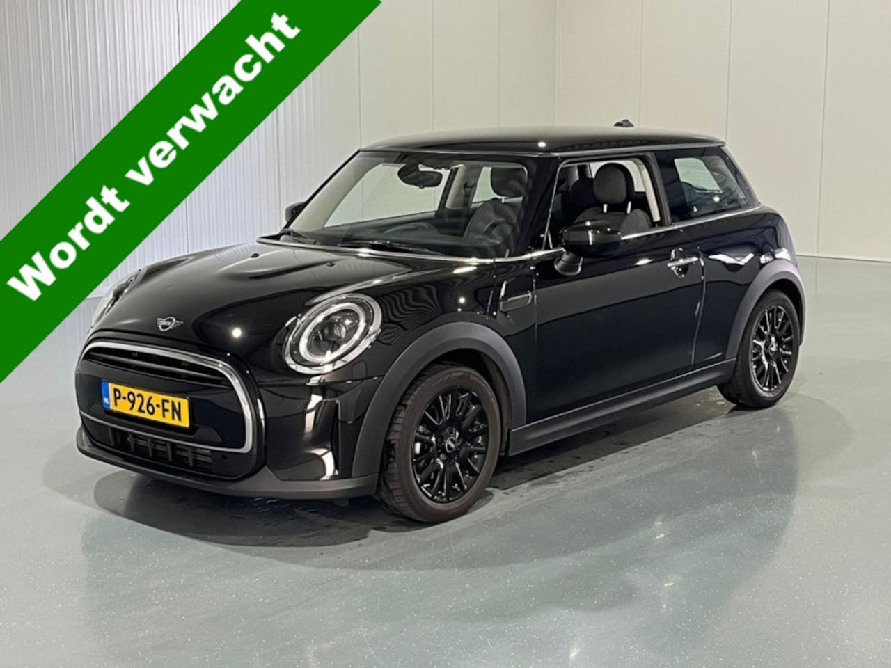 MINI 3-Deurs - 1.5 Cooper Business Edition ✅ Navigatie ✅ sportstoelen ✅ LED UK achterlicht - AutoWereld.nl