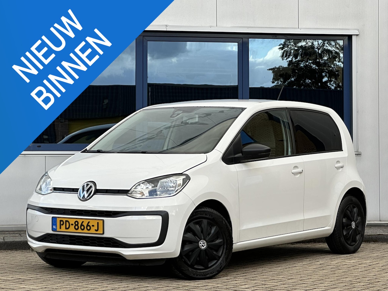 Volkswagen Up! - 1.0 BMT move up! Nieuw model l Keurig onderhouden l Airco l - AutoWereld.nl
