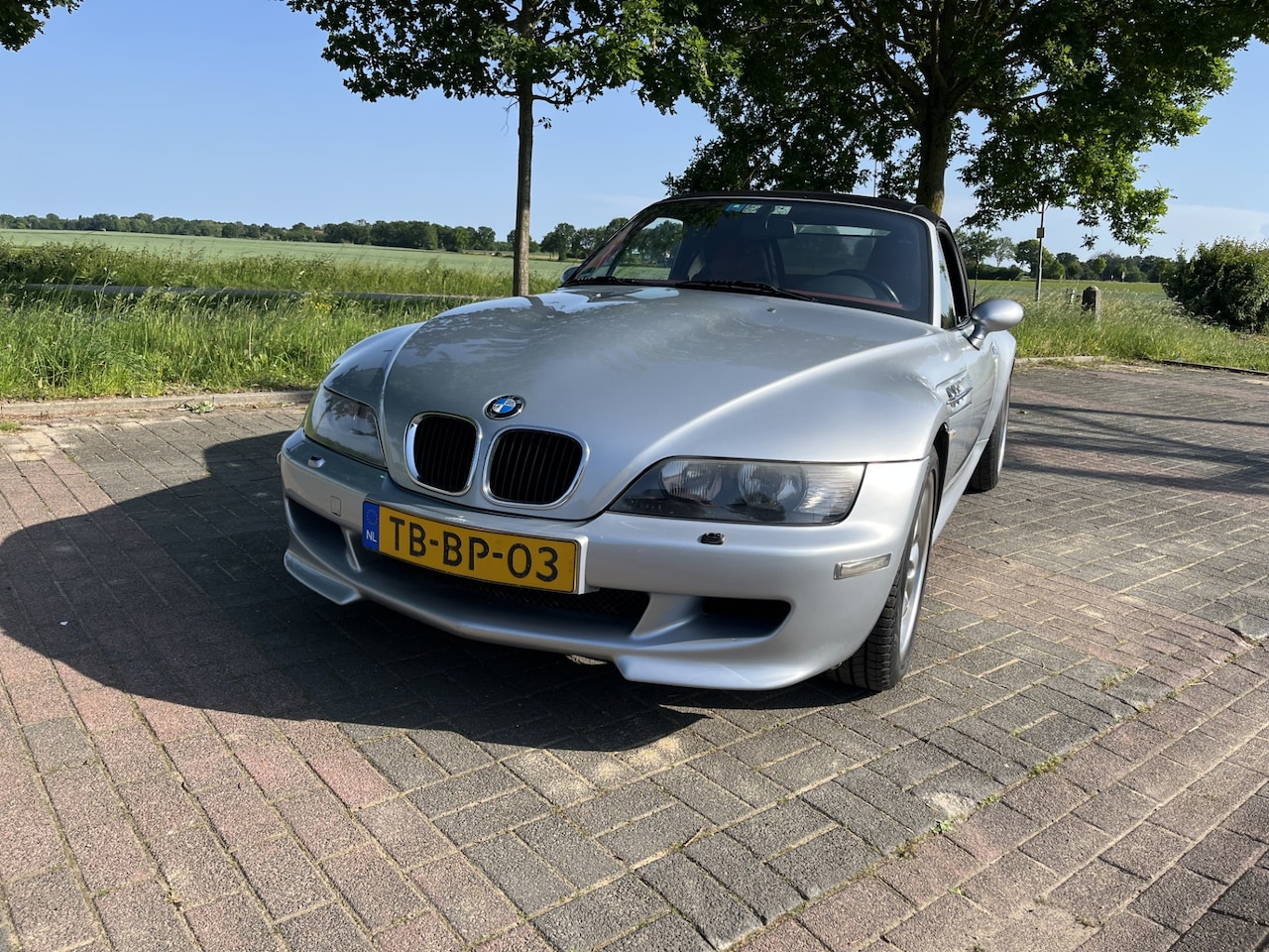 BMW Z3 Roadster - 1.9 BMW Z3 cabrio 1998 Arctic Silver unieke auto Eshuis rebuild volledig gelijk M uitvoering. - AutoWereld.nl