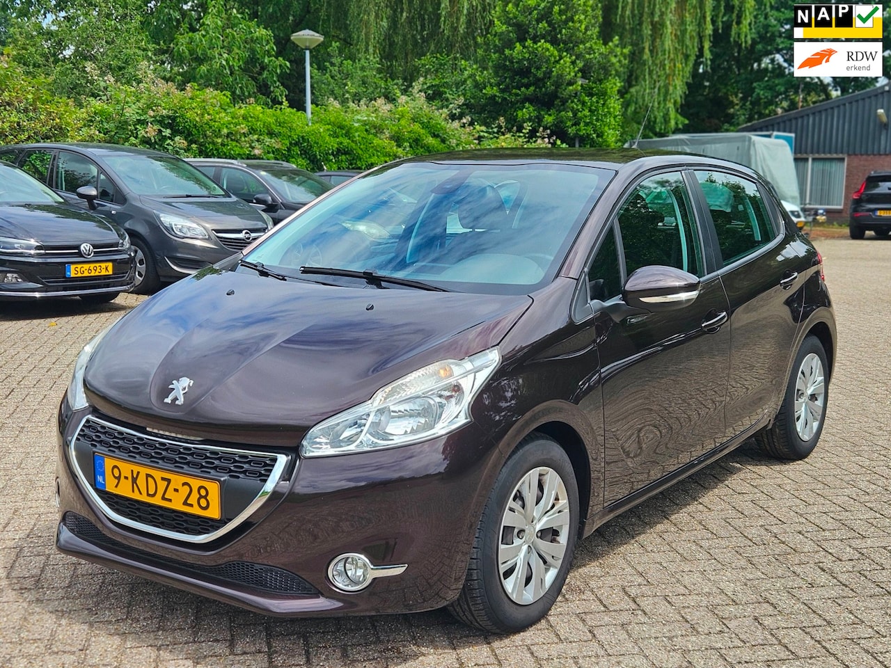 Peugeot 208 - 1.2 VTi Envy|NAVI|CruiseControl|PDC|CLIMA|NAP - AutoWereld.nl
