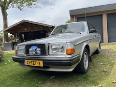 Volvo 240 - 2.3 GL Volvo 240 GL 1984 zilver metalic unieke auto 134.794 km!