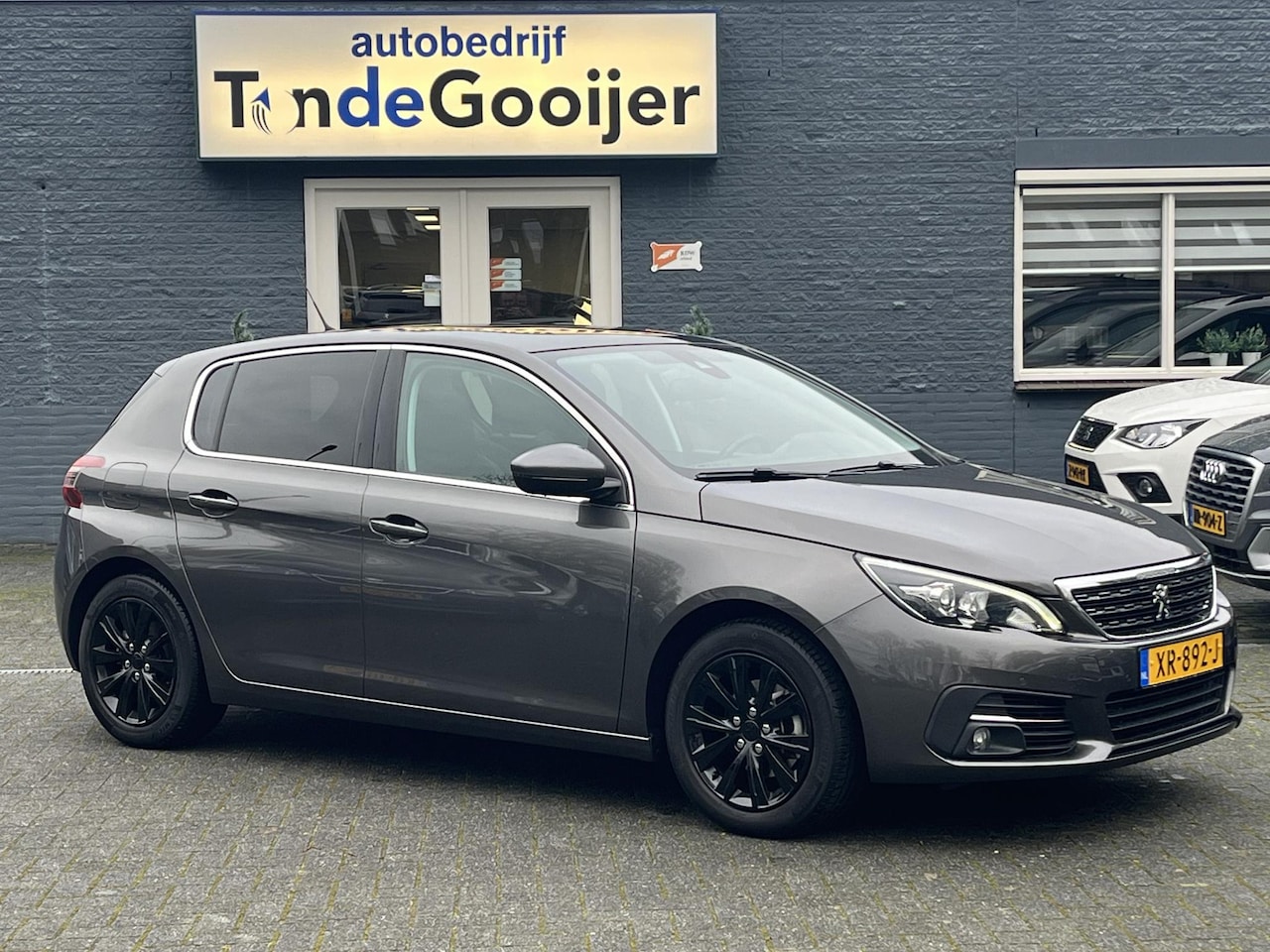 Peugeot 308 - 1.2 PureTech Allure | NAV. | PANORAMA | APPLE CARPLAY / ANDROID AUTO | - AutoWereld.nl