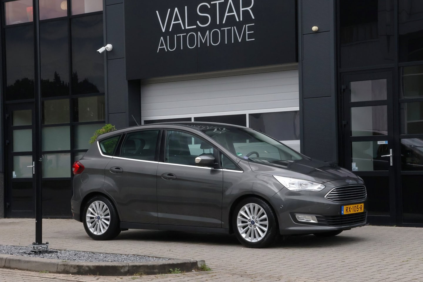 Ford C-Max - 1.0 Titanium | Apple Carplay & Android auto | Clima | Trekhaak! - AutoWereld.nl