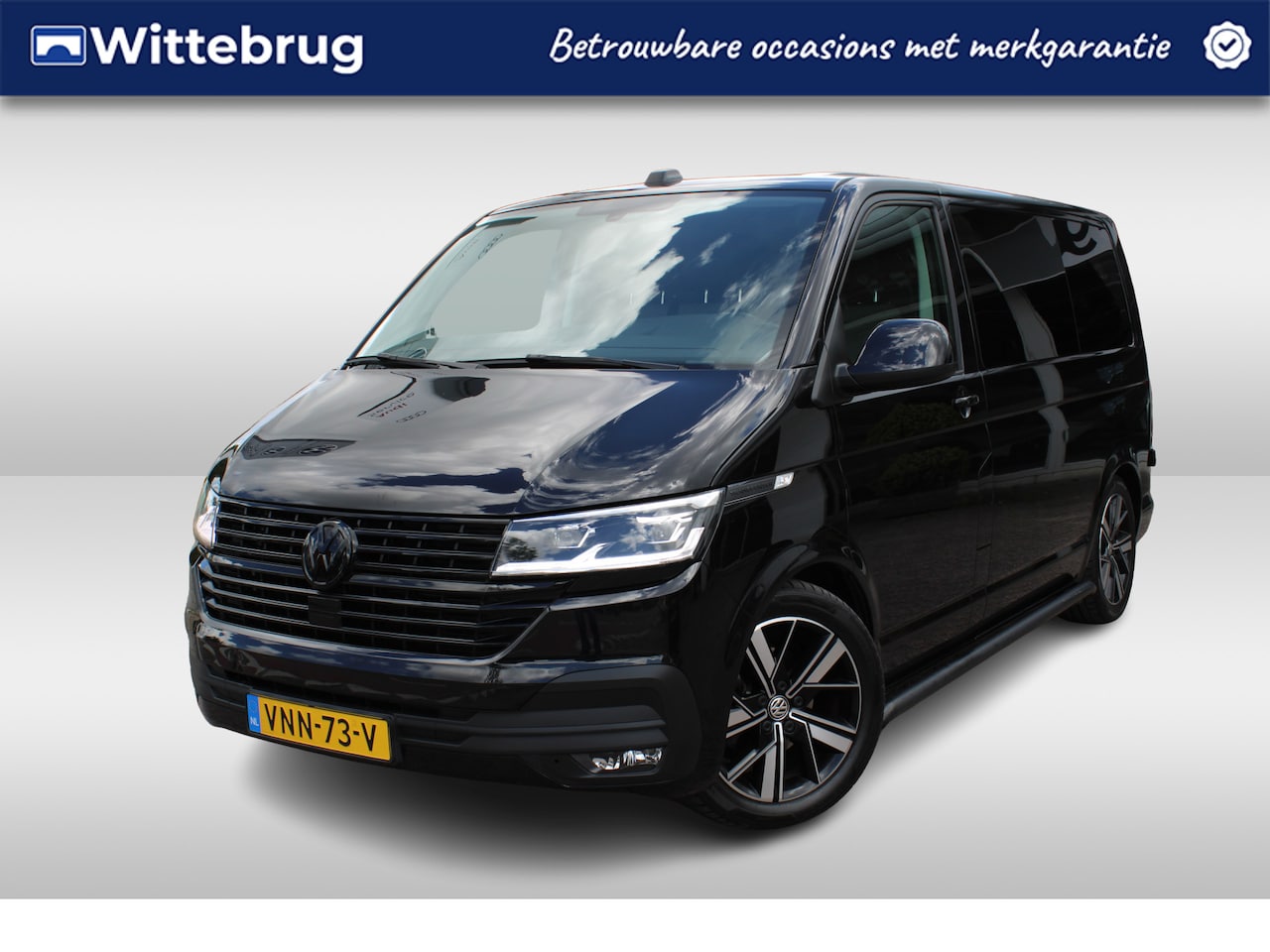 Volkswagen Transporter - 2.0 TDI 150pk L1H1 28 Highline DSG Automaat / Navigatie / APP Connect / Camera / Parkeerse - AutoWereld.nl