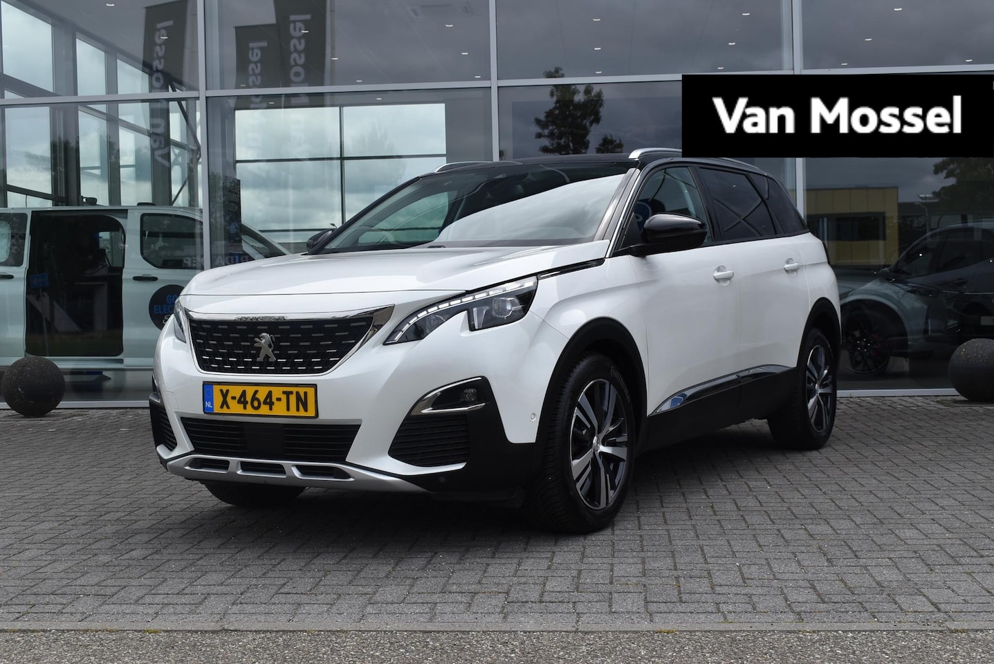 Peugeot 5008 - 1.2 PureTech Allure | Automaat | Panoramadak | Trekhaak | Climate Control | Cruise Control - AutoWereld.nl