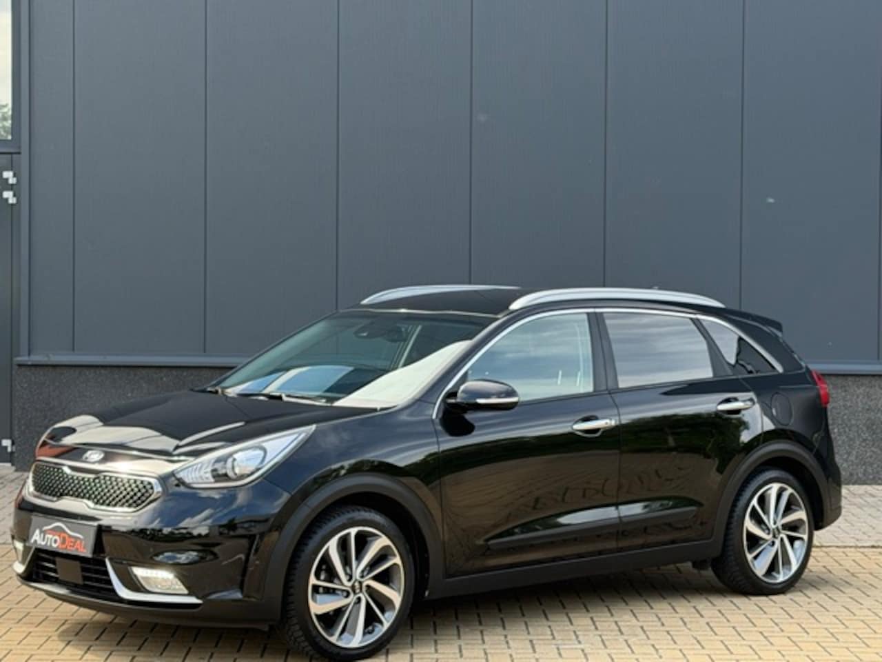 Kia Niro - 1.6 GDi Hybrid ExecutiveLine 1.6 GDi Hybrid ExecutiveLine - AutoWereld.nl