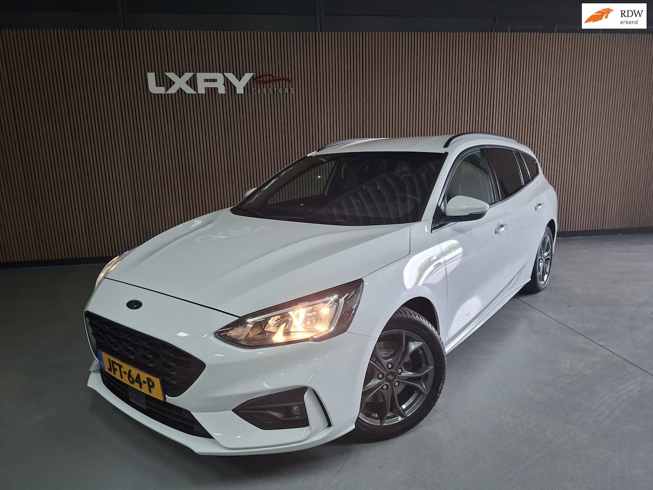 Ford Focus Wagon - 1.0 EcoBoost ST Line Business | Clima| Camera | Navi | Stuur & Stoelverwarming | - AutoWereld.nl
