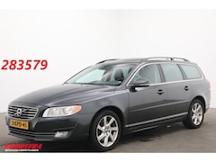 Volvo V70 - 2.0 D4 Momentum AUT Schuifdak Leder Cruise Navi SHZ AHK