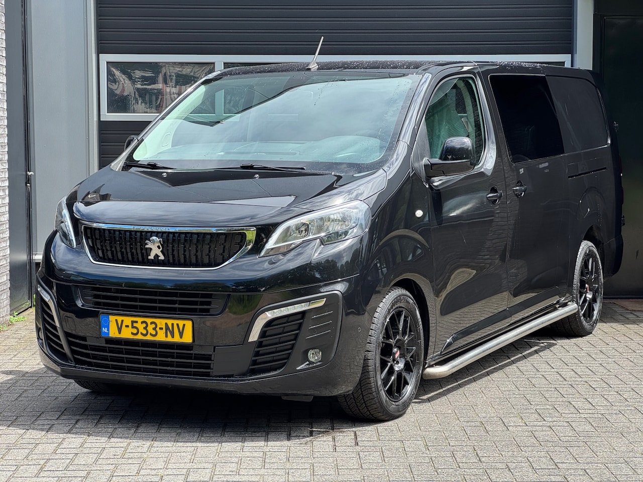 Peugeot Expert - 231L 2.0 BlueHDI 180 DC Premium Pack Automaat, Navi, 360 Camera, Cruise, NAP - AutoWereld.nl