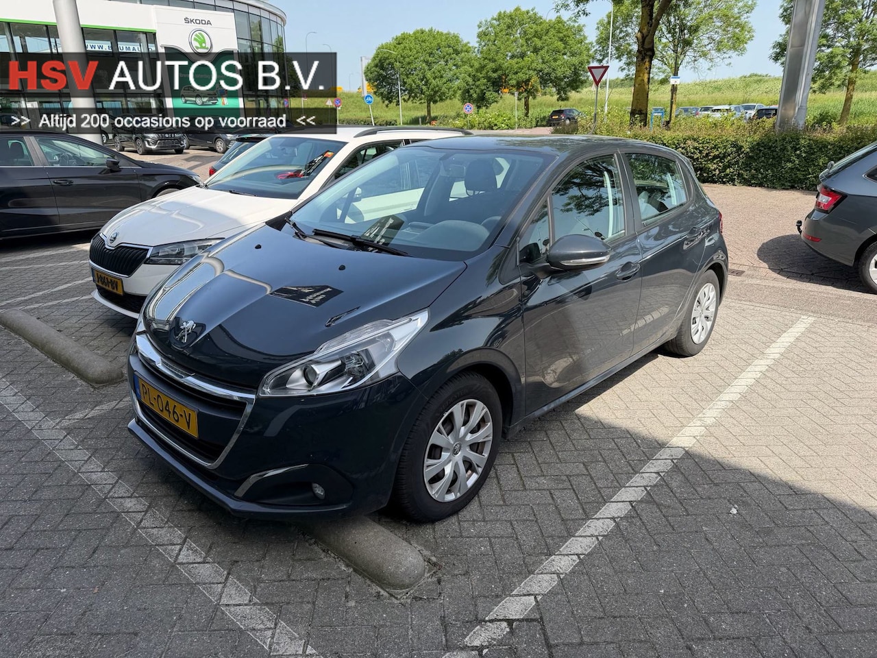 Peugeot 208 - 1.2 PureTech Blue Lion navi airco *98.000km* - AutoWereld.nl