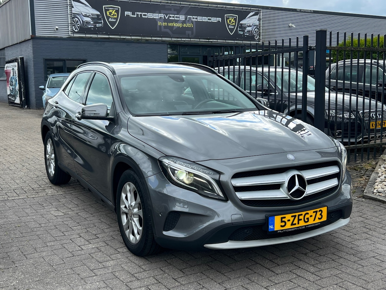 Mercedes-Benz GLA-Klasse - 200 Ambition # Bi-Xenon # Leder # Navi # Trekhaak # - AutoWereld.nl