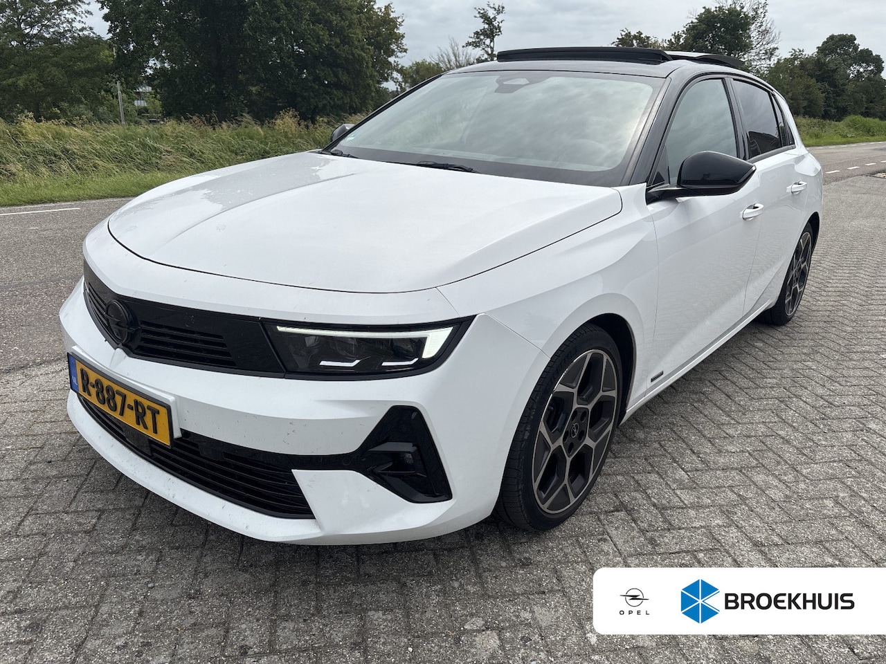 Opel Astra - 1.2 Turbo Ultimate 130pk Automaat | Schuif-/Kanteldak | 360 Camera | LED-Matrix | Adaptive - AutoWereld.nl