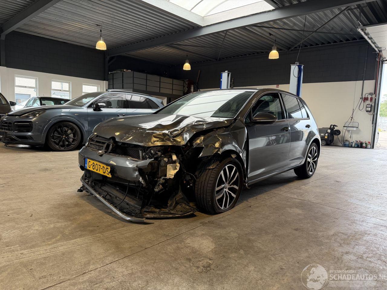 Volkswagen Golf - 1.5 TSI Highline Business R 50.000 KM! - AutoWereld.nl