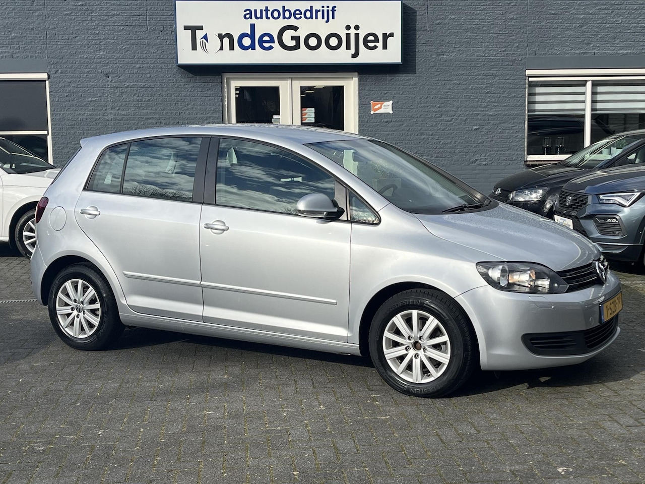 Volkswagen Golf Plus - 1.2 TSi DSG Comfortline | CLIMA | NAV. | TREKHAAK | - AutoWereld.nl